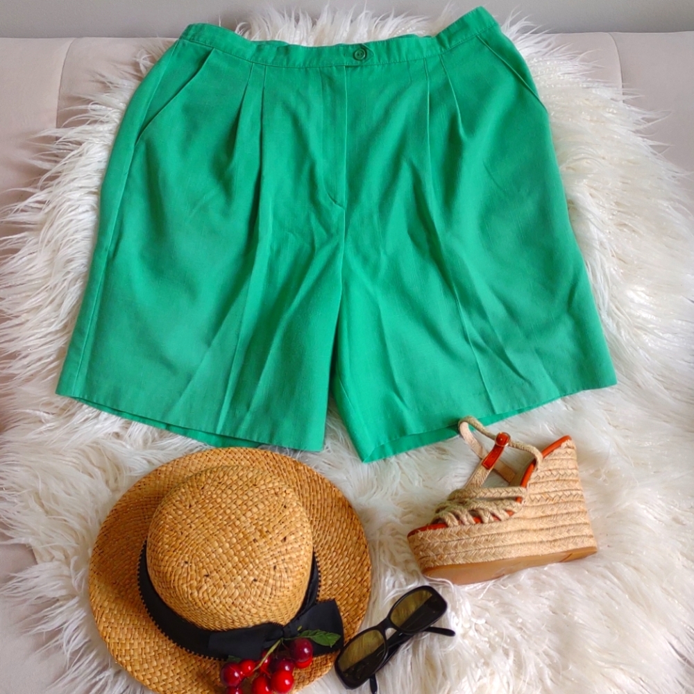 Vintage 90s Elaine Benedict Green Pleated High Waisted Shorts Size 16
